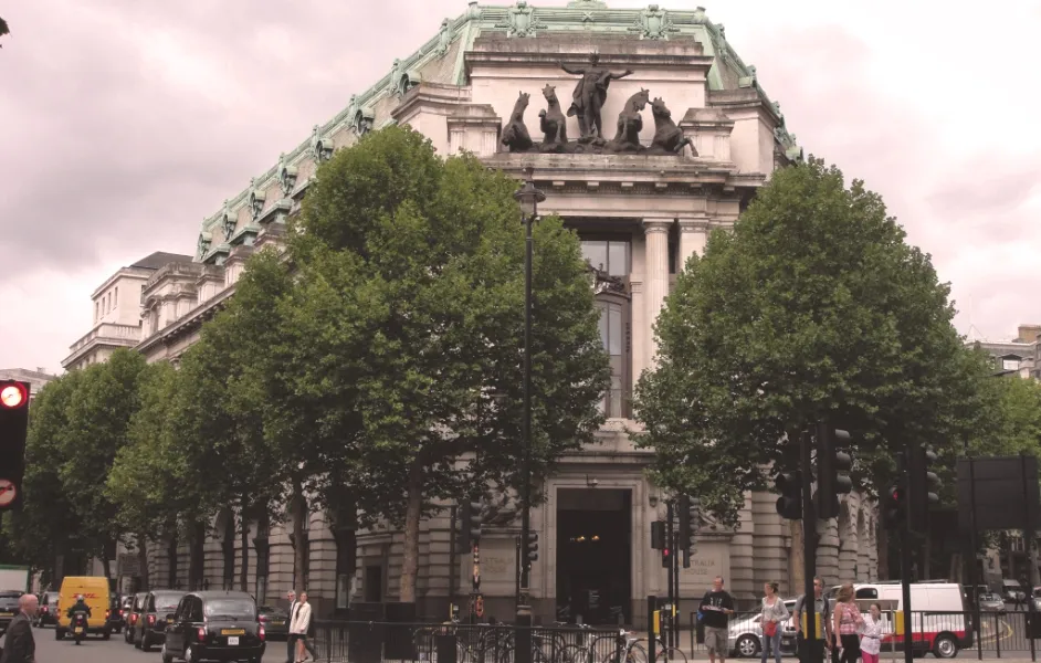 Gringotts-inspired Bank of England exterior