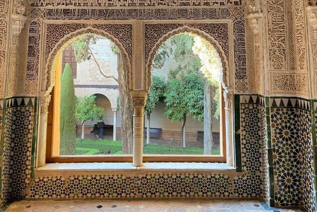 Alhambra Generalife Nasrid Palaces Tour