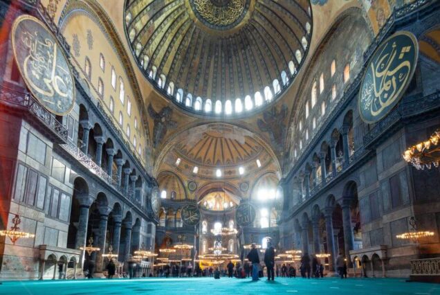 hagia-sophia-entry-with-guided-tour