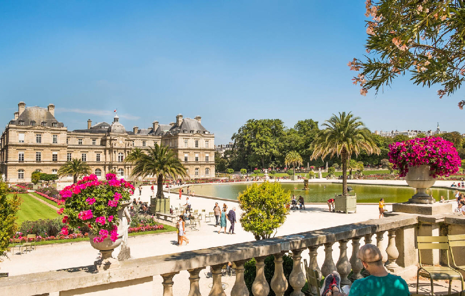 Attractions near Louvre Museum Luxembourg Gardens 1