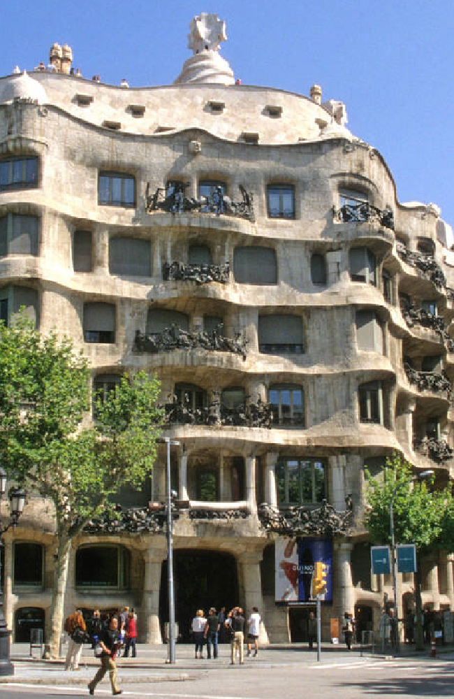 W M_Casa Mila-01