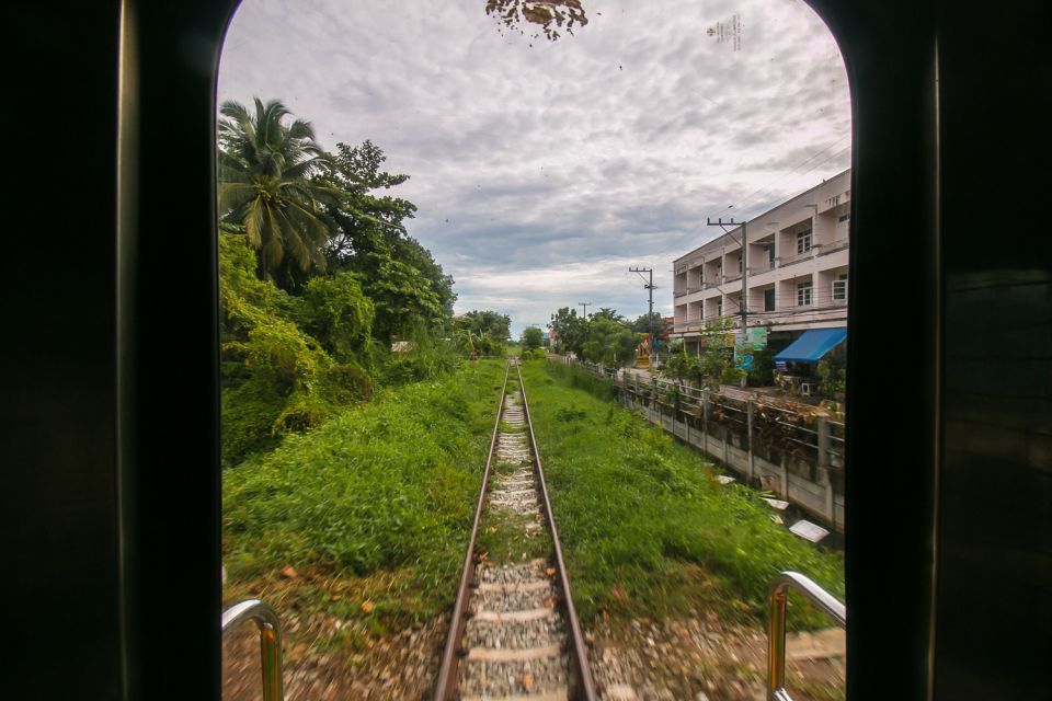 Bangkok: Maeklong Railway Market and Damnoen Saduak Market