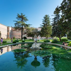 Dolmabahce Palace & Harem Audio Guide & Skip-the-Line Admission