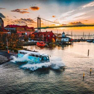 Gothenburg: Land and Water Amphibious Bus Sightseeing Tour