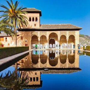 Alhambra, Generalife & Nasrid Palaces Direct Access Tour