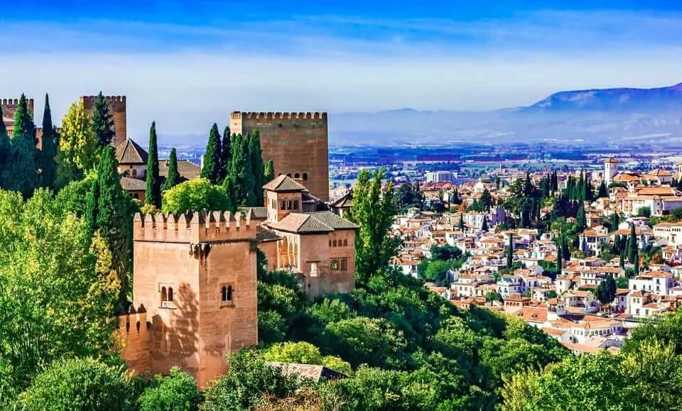 Alhambra Guided Tour: Fast-Track Entry & Exclusive Small Group Experience