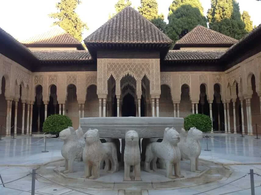 From Málaga: Granada & Alhambra Full-Day Tour with Priority Entry