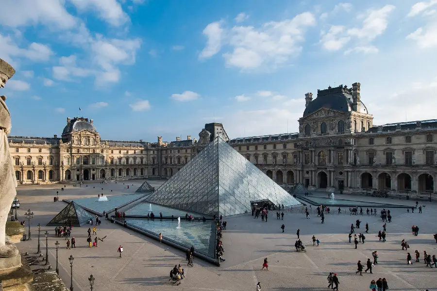 Louvre Museum