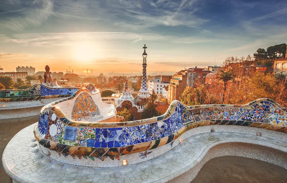 Best Ways to Get from Park Güell to Sagrada Familia