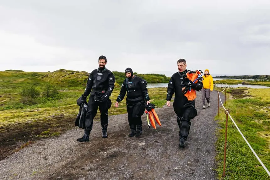 Silfra: Underwater Photos and a Fissure Snorkeling Tour