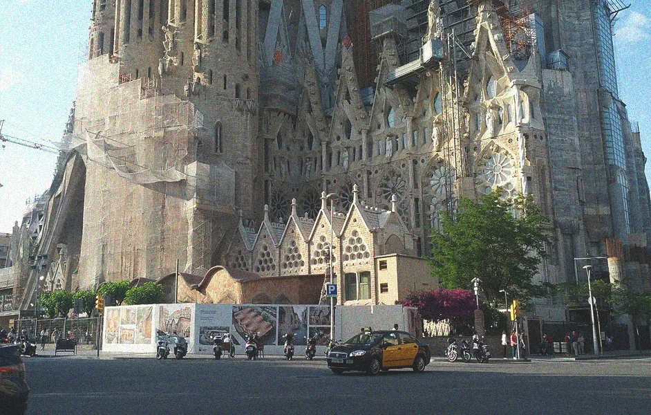 How Long Does It Take to Visit Sagrada Familia?