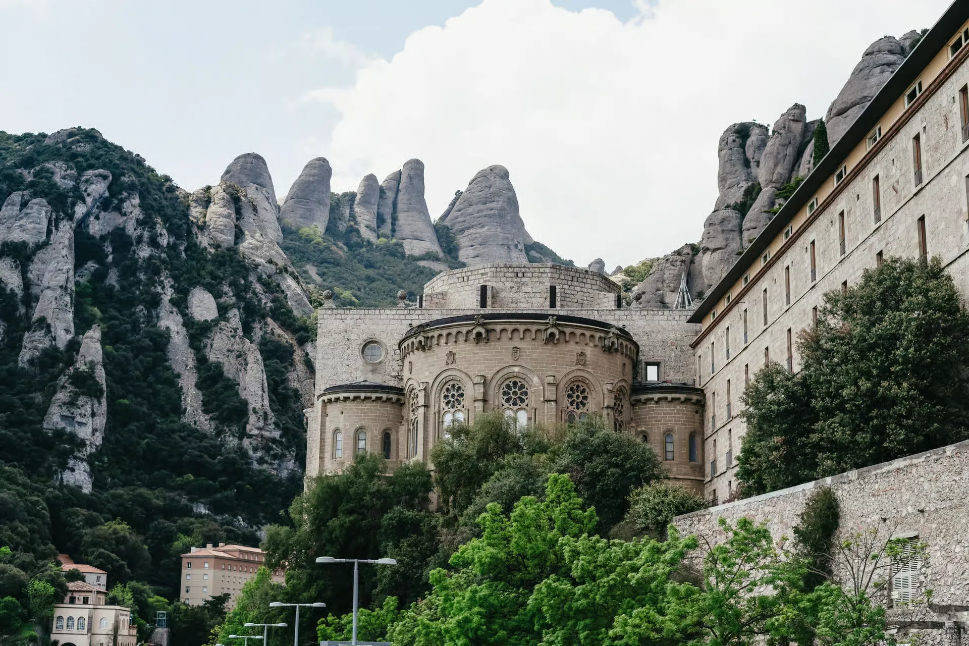 Barcelona: Montserrat Tour with Optional Wine/Lunch