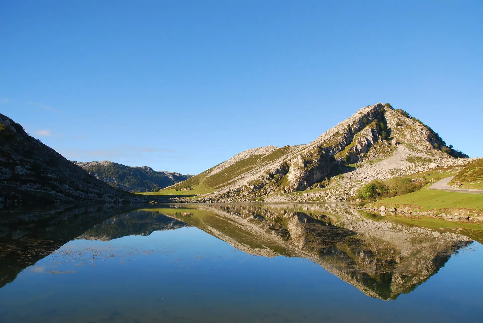 From Oviedo: Covadonga Lakes, Cangas de Onís, and Lastres