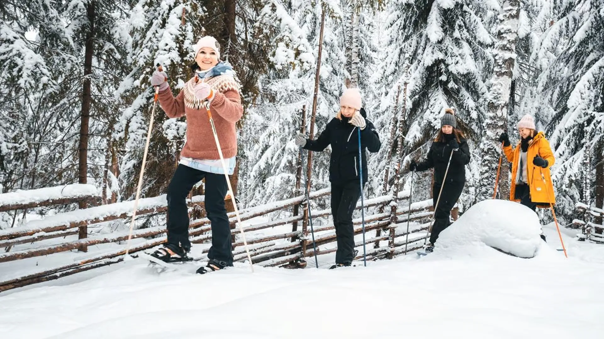 North Karelia: Snowshoeing & Finnish Sauna with Snacks
