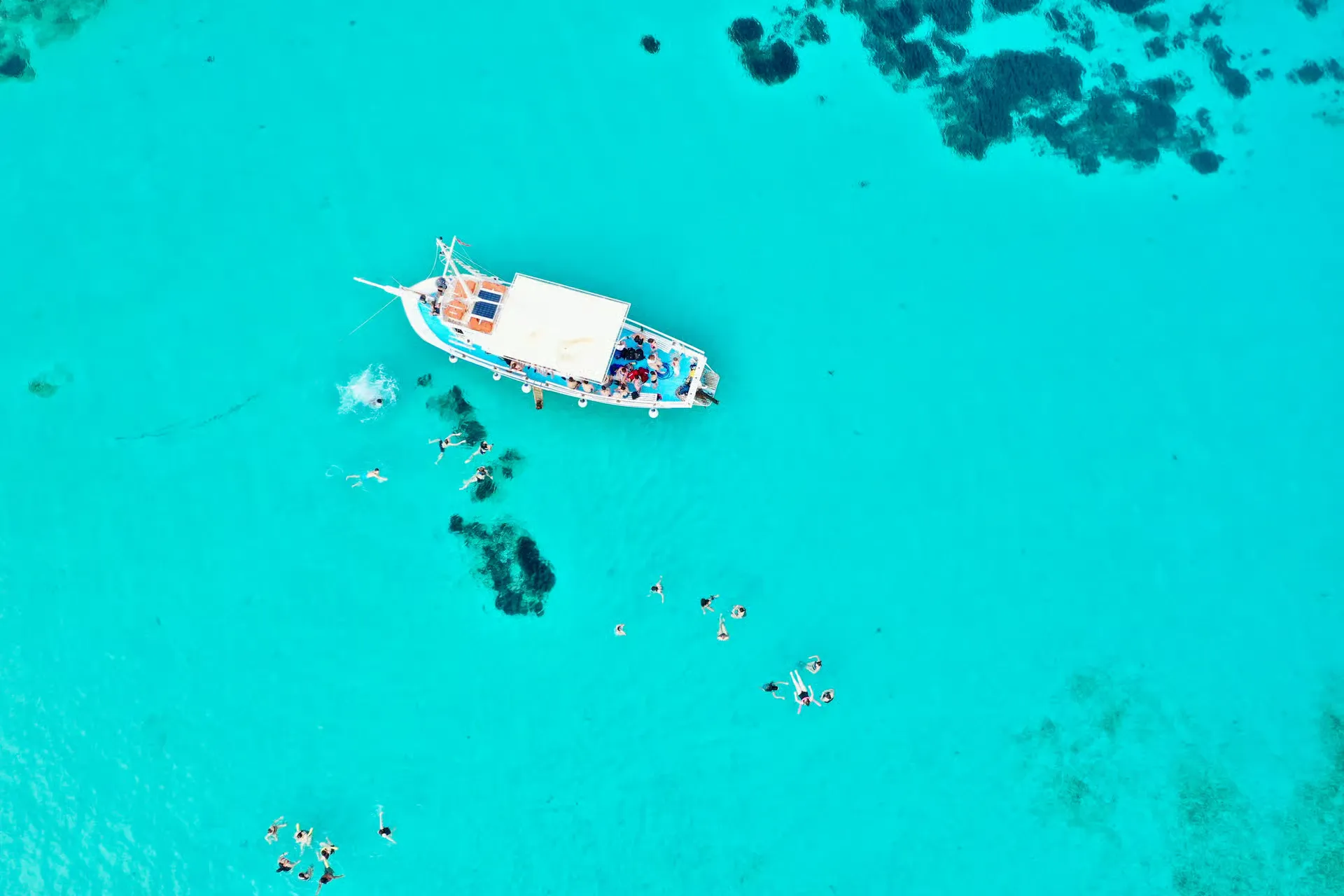 Pounta: Blue Lagoon Boat Tour