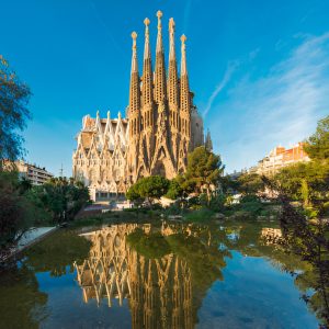 Barcelona: Sagrada Família Small-Group Guided Tour with Entry